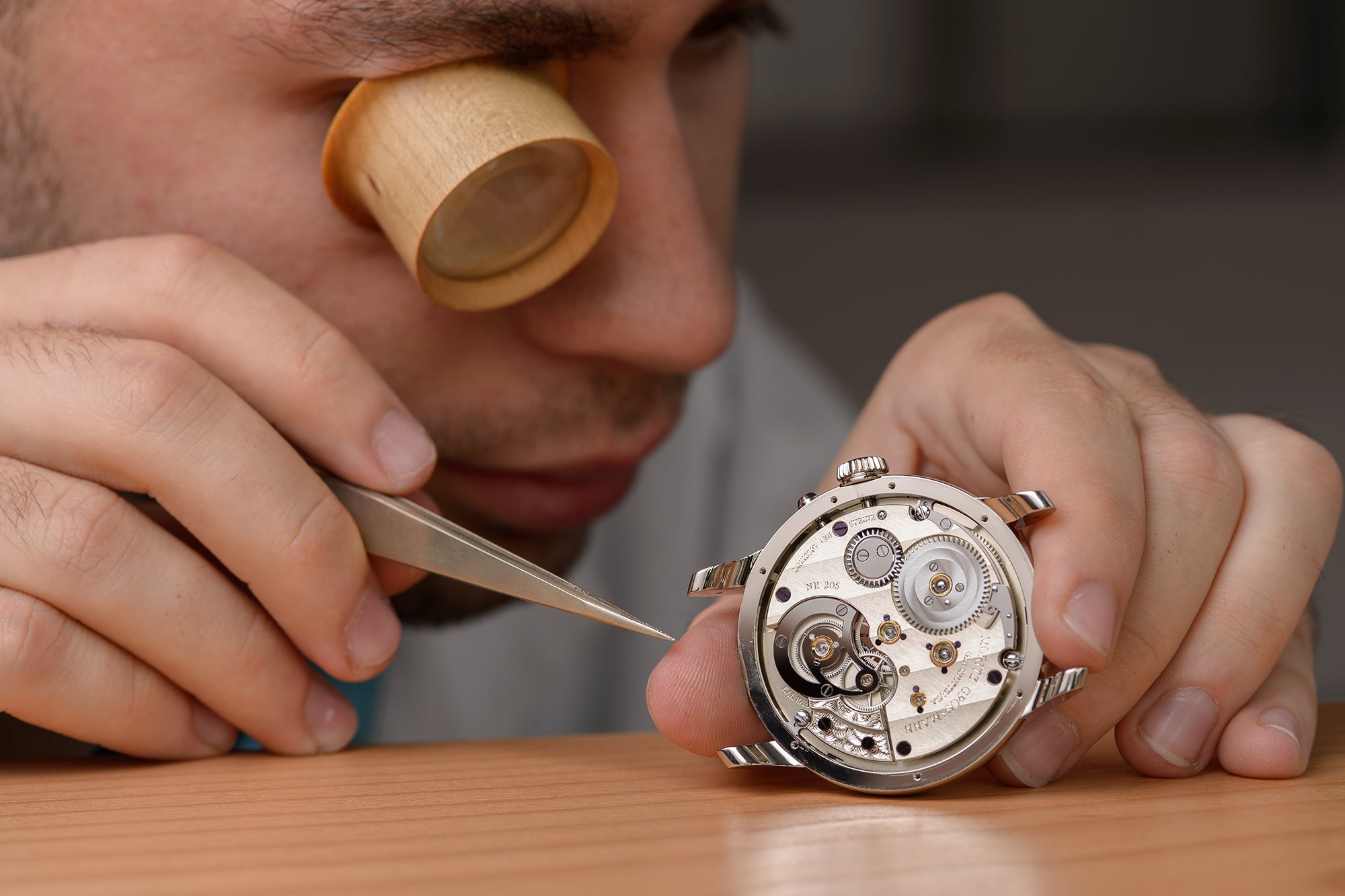 Luxury hand watch clearance