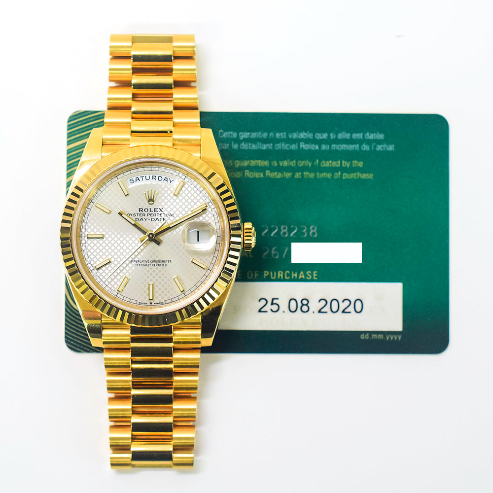 デニーロ Rolex 228238-0007 Day-Date Black Diagonal Index 40mm Yellow